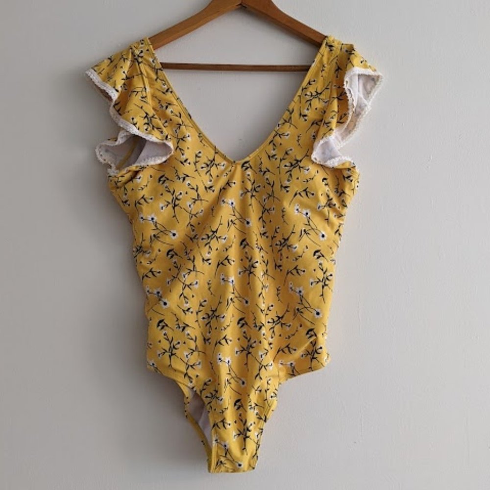 Shein Yellow Floral Ruffle Sleeve One Piece Size 1X